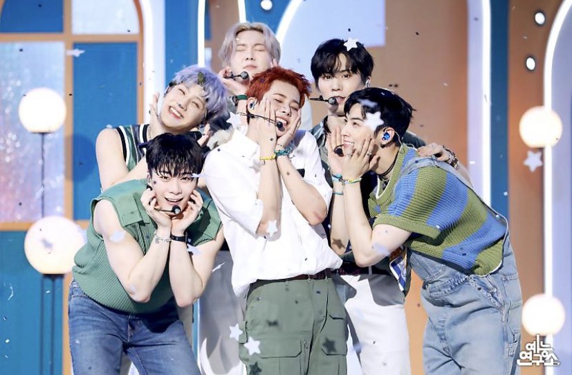 #ASTRO✨👑