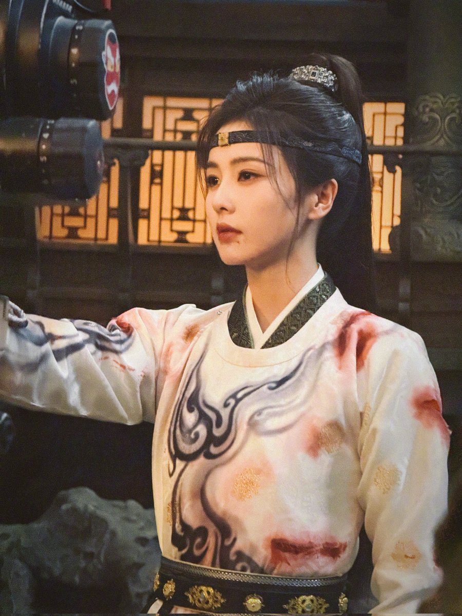 Can’t wait for the express package,really want to see how LiPeiyi is going to avenge for her parents and gives justice🥺😍

#BaiLu #BaiLuxLipeiyi 
#UnveilJadewind