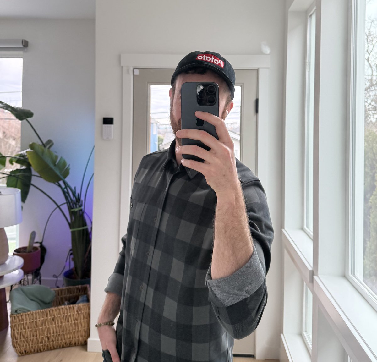 whistlet1ps's tweet photo. scary said it’s #FunHatFriday so you know i had to bring back a classic https://t.co/NkUrhvOaqR