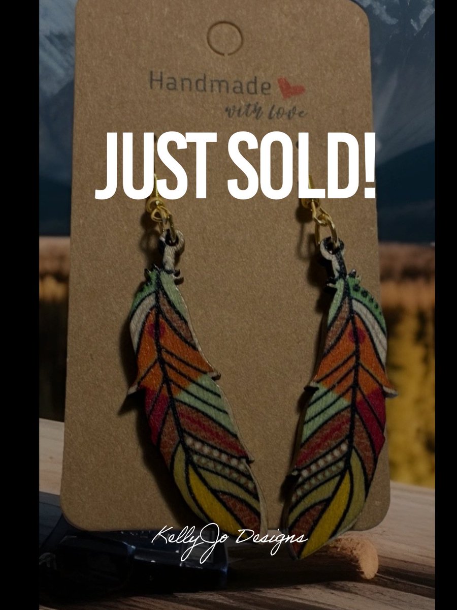 KellyJoDesigns1's tweet image. This is why I do what I do 🥹
Huge thank you to Abbey for being a repeat customer and supporting my small business by purchasing my earrings again 💖#RepeatCustomer  #GratefulHeart #ThankYou #HandmadeEarrings #SupportSmallBusiness #MakersGonnaMake #WomenOwnedBusiness