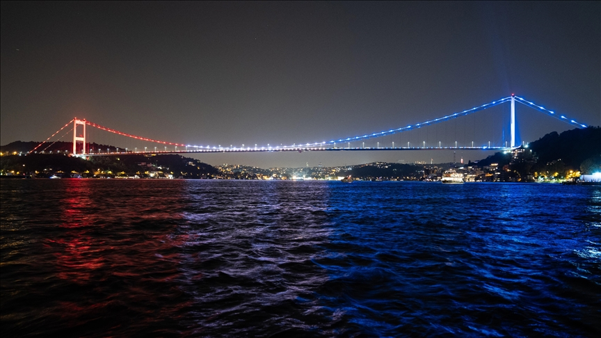 Madem ki Suriye'de 120.000 konut, 825 okul yapacak gücümüz var. Neden o zaman, Cumhuriyet'in köprülerini satıyorsunuz birader kafayı mı yediniz?