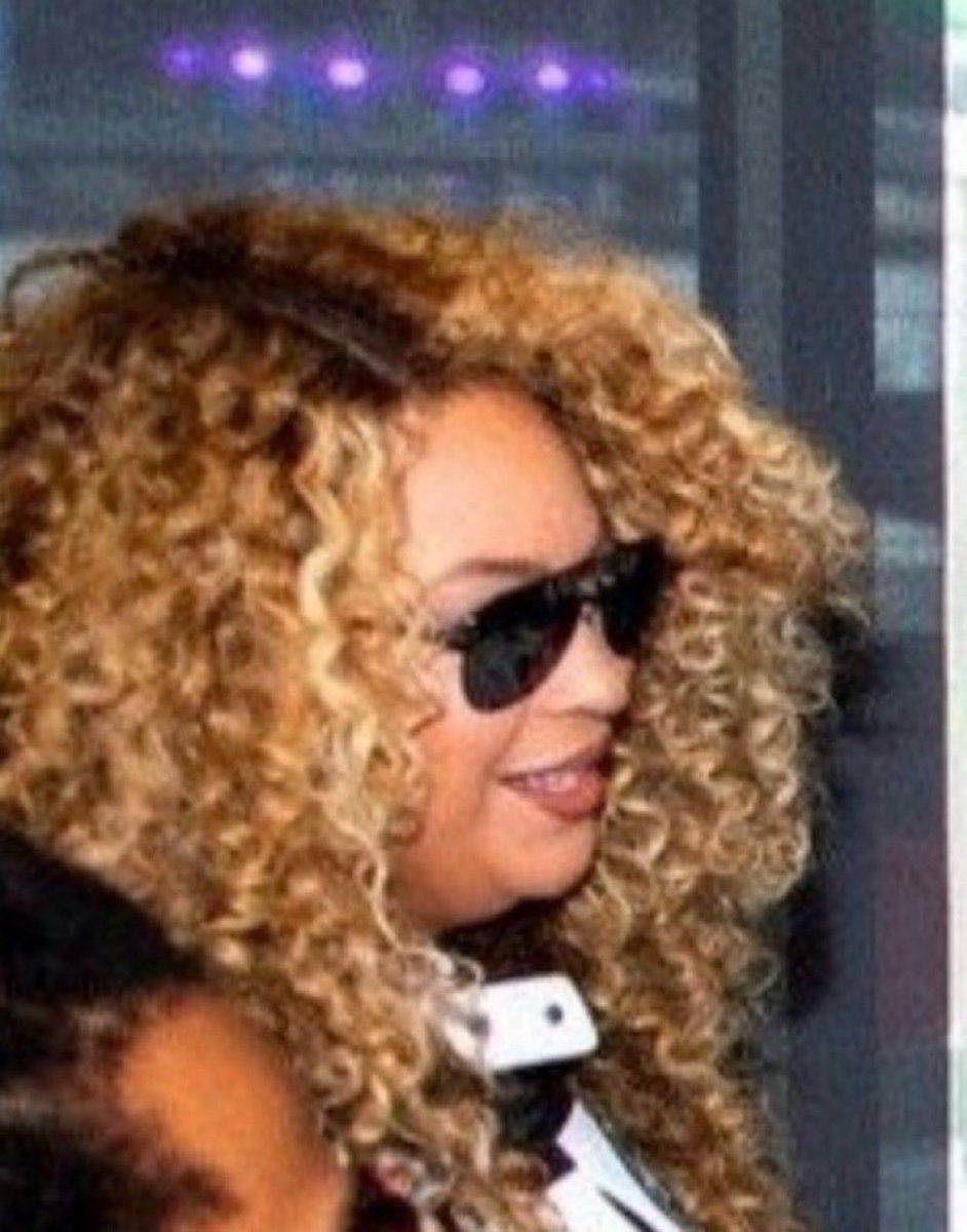 toptierminaj's tweet photo. @BlackyWorld3 @marajcunttyy Oh please Nicki clears bey https://t.co/KDvqygbZ6D