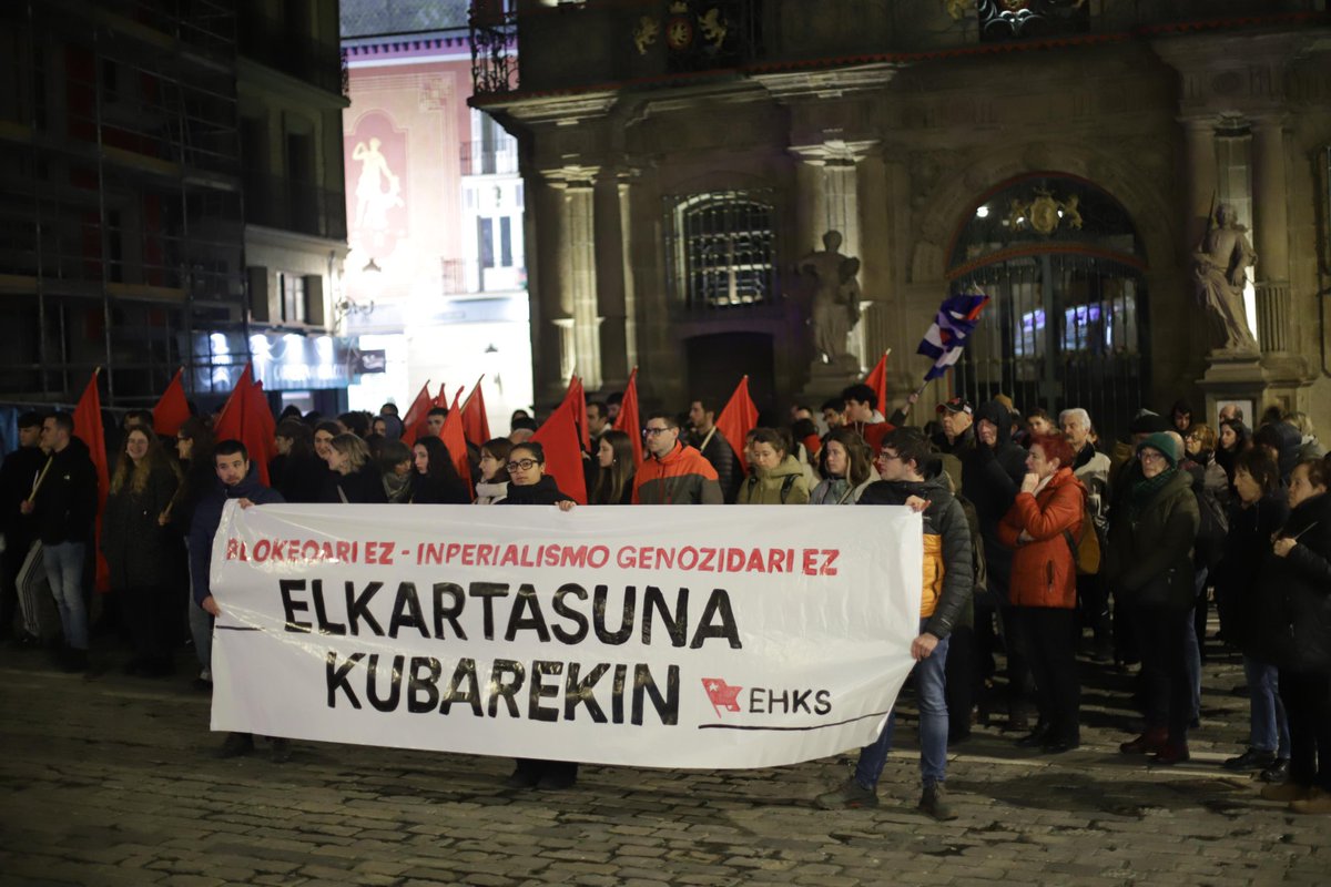 ❌ Gaur kalera atera gara Bilbon eta Iruñean AEBk Kubaren aurka mantentzen duten blokeo inperialista eta genozida salatu eta Kubari elkartasuna adierazteko.

Blokeorik ez!
Inperialismo genozidari ez!