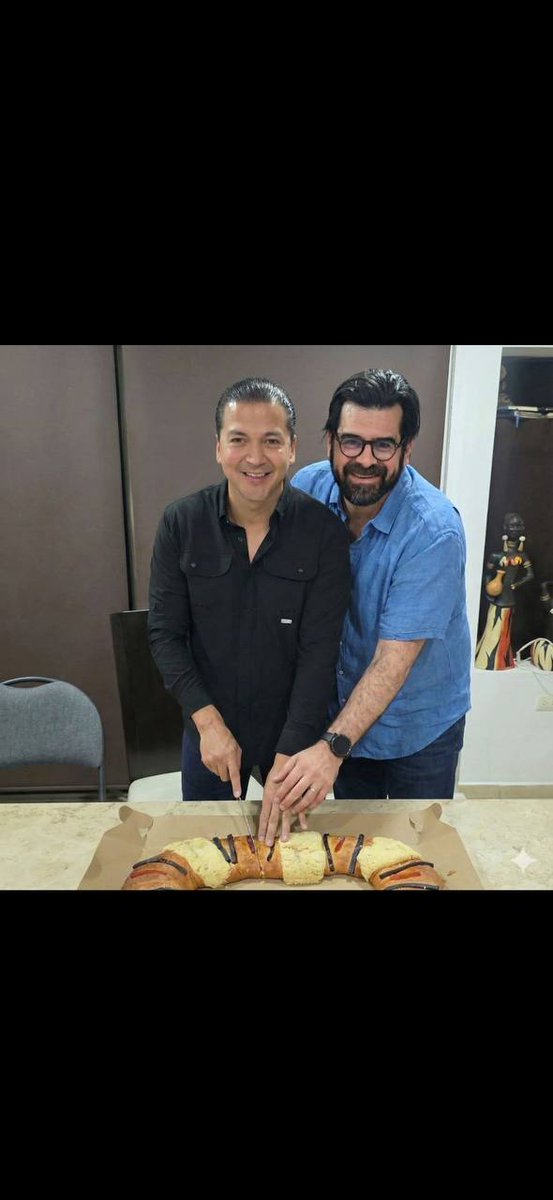 jorgegogdl's tweet image. Acto 1: Amilcar Olán se reúne con los hijos de Ruben Rocha Moya en Sinaloa.

Acto 2: Amilcar Olán aparece inaugurando su franquicia de Maja en Tabasco.

Acto 3: Toda la clase política de Morena en Tabasco y Sinaloa aparece usando Ropa Maja.

¿Cómo se llamó la obra?