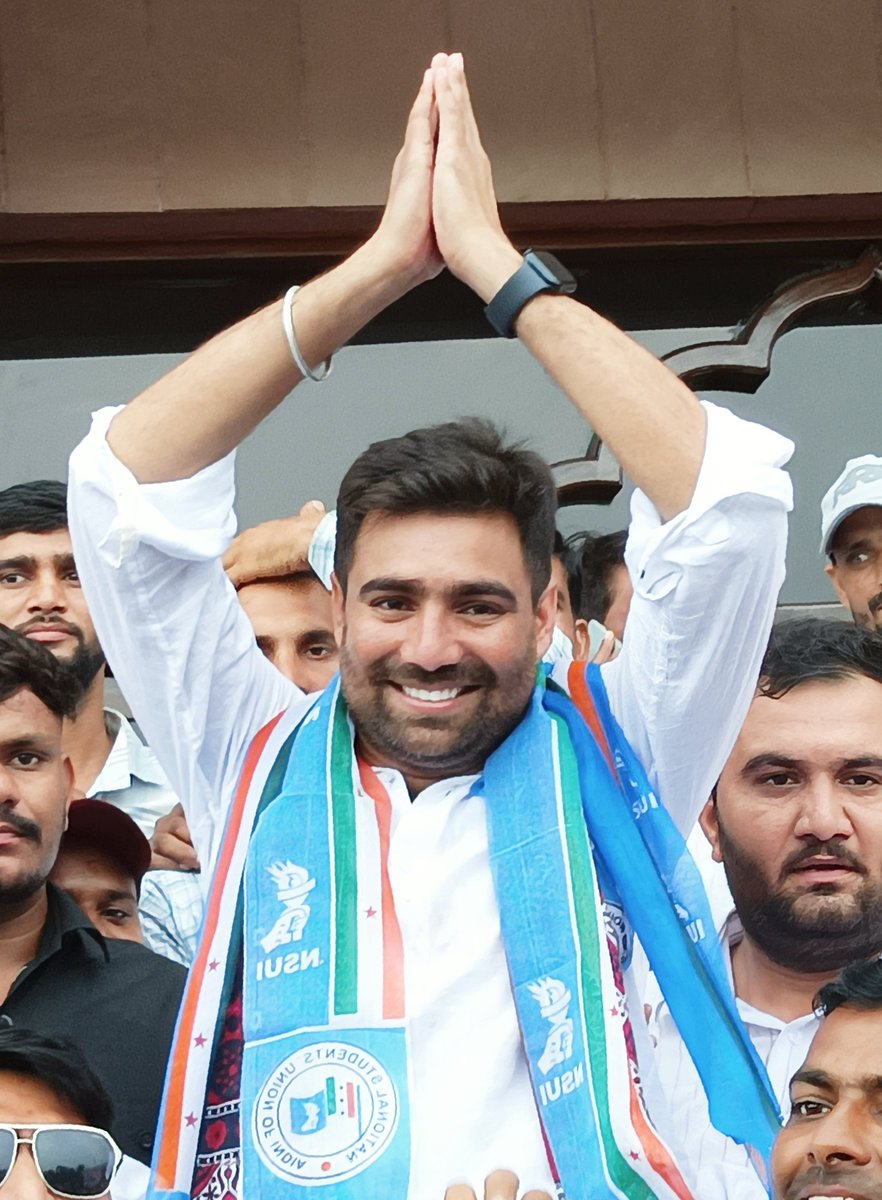 _DurgeshPatel's tweet photo. श्री विनोद जाखड़ जी को भारतीय राष्ट्रीय छात्र संगठन (NSUI) का राष्ट्रीय अध्यक्ष नियुक्त होने पर हार्दिक बधाई एवं शुभकामनाएं।

राजस्थान की धरा से पहली बार किसी युवा साथी का NSUI के राष्ट्रीय अध्यक्ष के पद तक पहुंचना अत्यंत गौरव व सम्मान का विषय है। 

@VinodJakharIN https://t.co/IsG2H0jJth