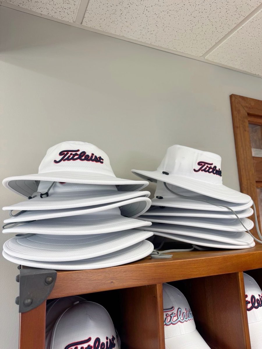 The sun is out and bucket hats are back in stock ☀️ Available online and in the Pro Shop!! 

#TheOleMissGolfCourse #Titleist #Golf #GolfCourse #ProShop