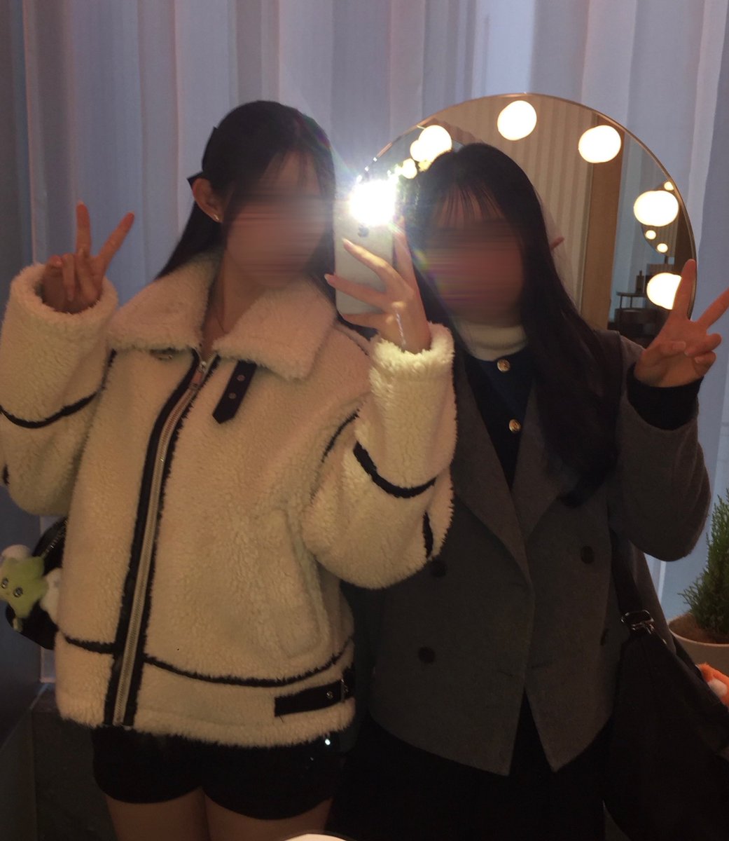 ︎︎re tweet media