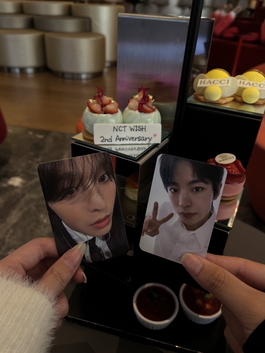 ︎︎re tweet media