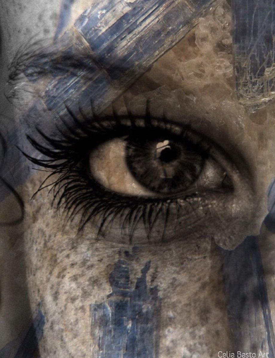 Non assomigli 
più a nessuna 
da quando ti amo.

     P. Neruda ✍️🏻