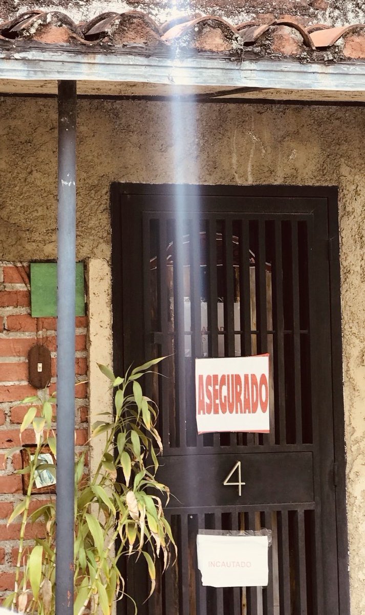 ¿Qué clase de amnistía es esta? ¿Para quiénes y bajo qué condiciones? 

👇🏼👇🏼👇🏼 En este hilo describo lo que han hecho contra mí y mi familia, y contra todos los venezolanos. 

Anoche, #19Feb, mientras aprobaban la llamada Ley de Amnistía, el régimen le ordenó a 16 hombres armados