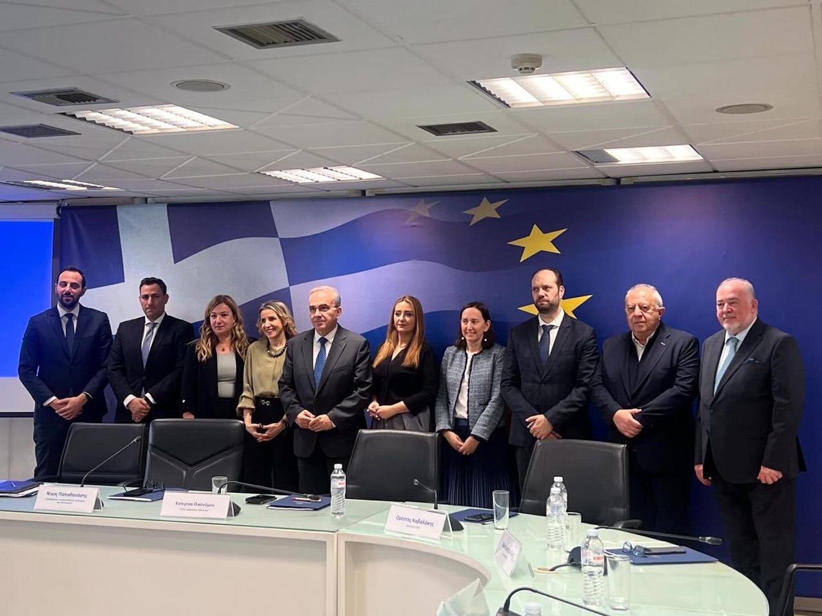 Νίκος Παπαθανάσης tweet media