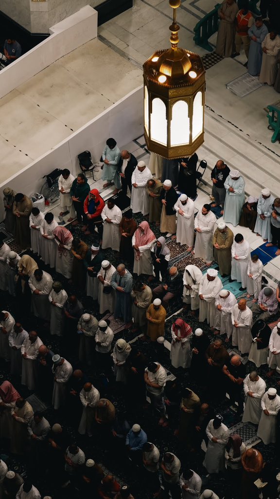 mkll9i's tweet photo. «لا مُستَراح للعبدِ إلّا تحت ظِلِّ روحانيّة بيتِه» https://t.co/u7jdghuAgP