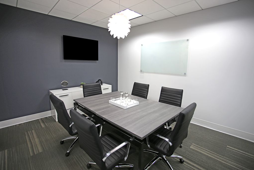 PWSpaces's tweet photo. Take a peek inside our #LongBeachOffice at 444 W Ocean Blvd! 🏢 #PrivateOffice, modern meeting rooms, &amp; flexible terms to help your business thrive. Book a tour today to elevate your workday! ✨
#OfficeTour #ModernWorkspaces #WorkspacesThatWork https://t.co/MFL4m3uLPc