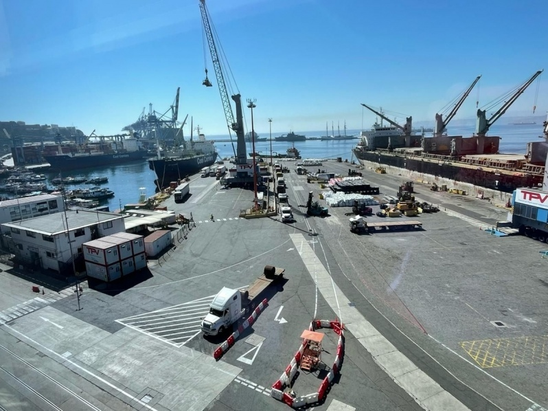 📌Adenda Excepcional del SEA impulsa ampliación del Terminal 2 en Valparaíso.

✅CChC Valparaíso resalta la relevancia del proyecto para capacidad logística, competitividad portuaria y reactivación económica en la región y ciudad puerto. 👉tinyurl.com/4hevmzf7