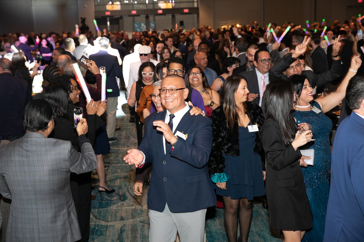 CFHLA 🍍 tweet media