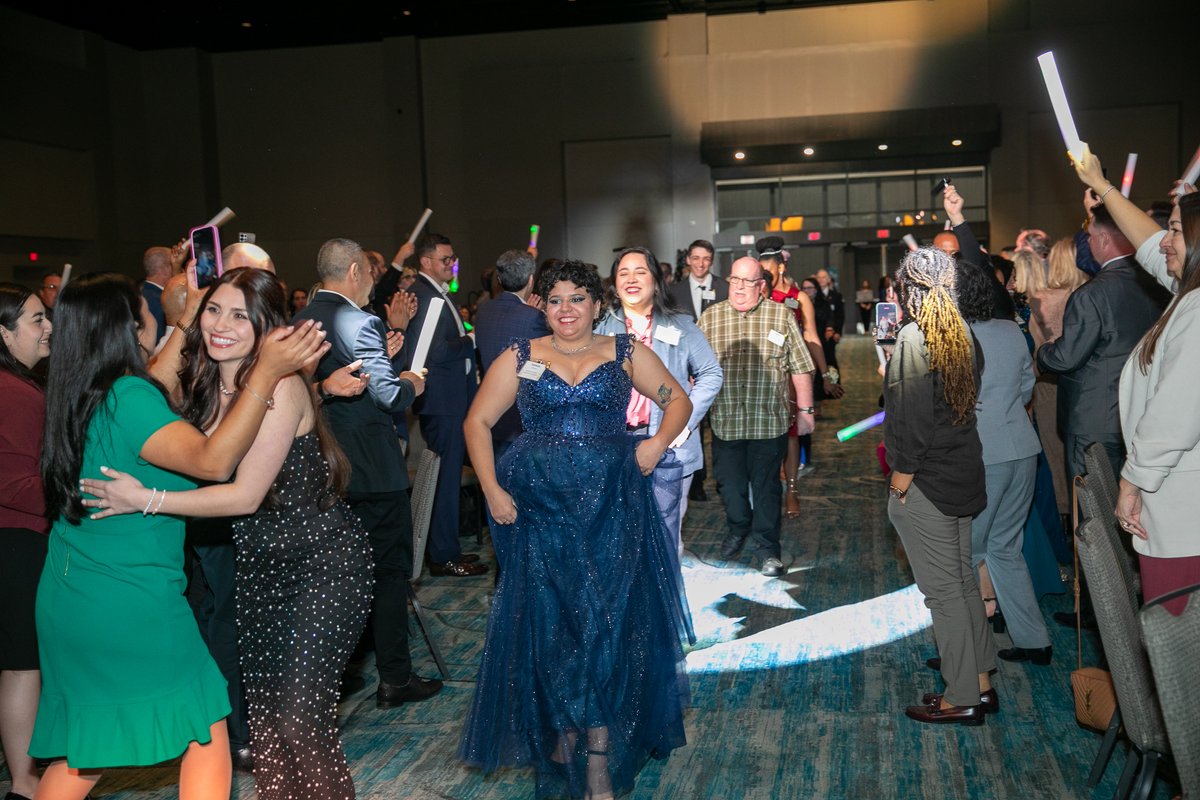 CFHLA 🍍 tweet media