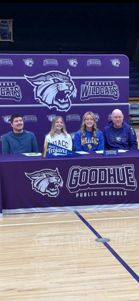 Ava Wallaker tweet media