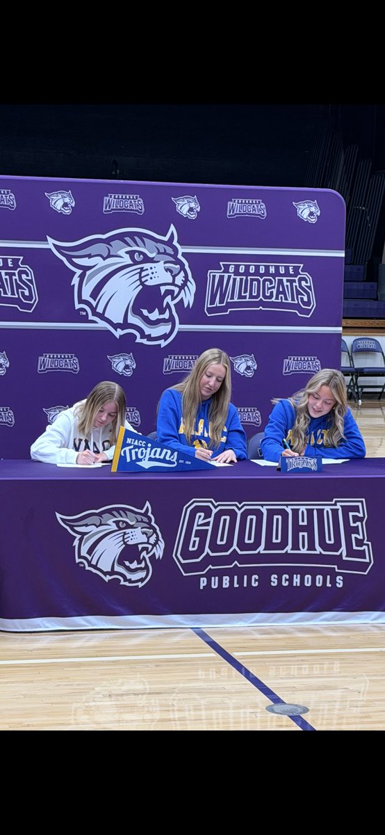 Ava Wallaker tweet media