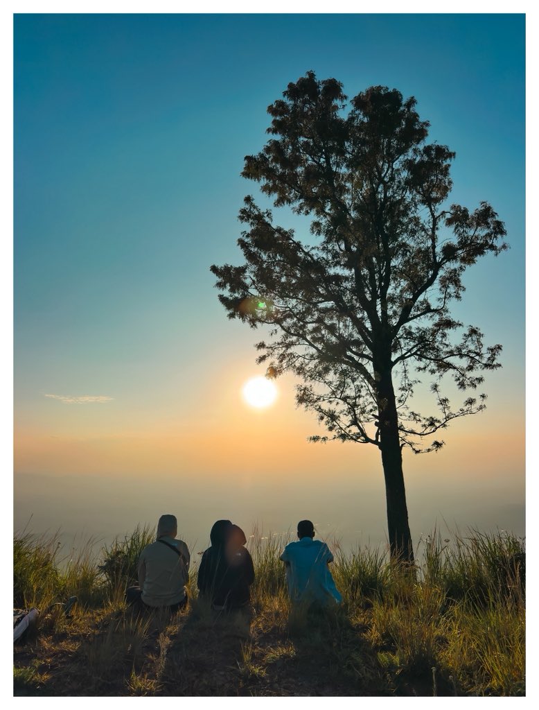 When defining beauty, you can use Uluguru mountains as a synonym. And picnics aren’t so bad after all 😜