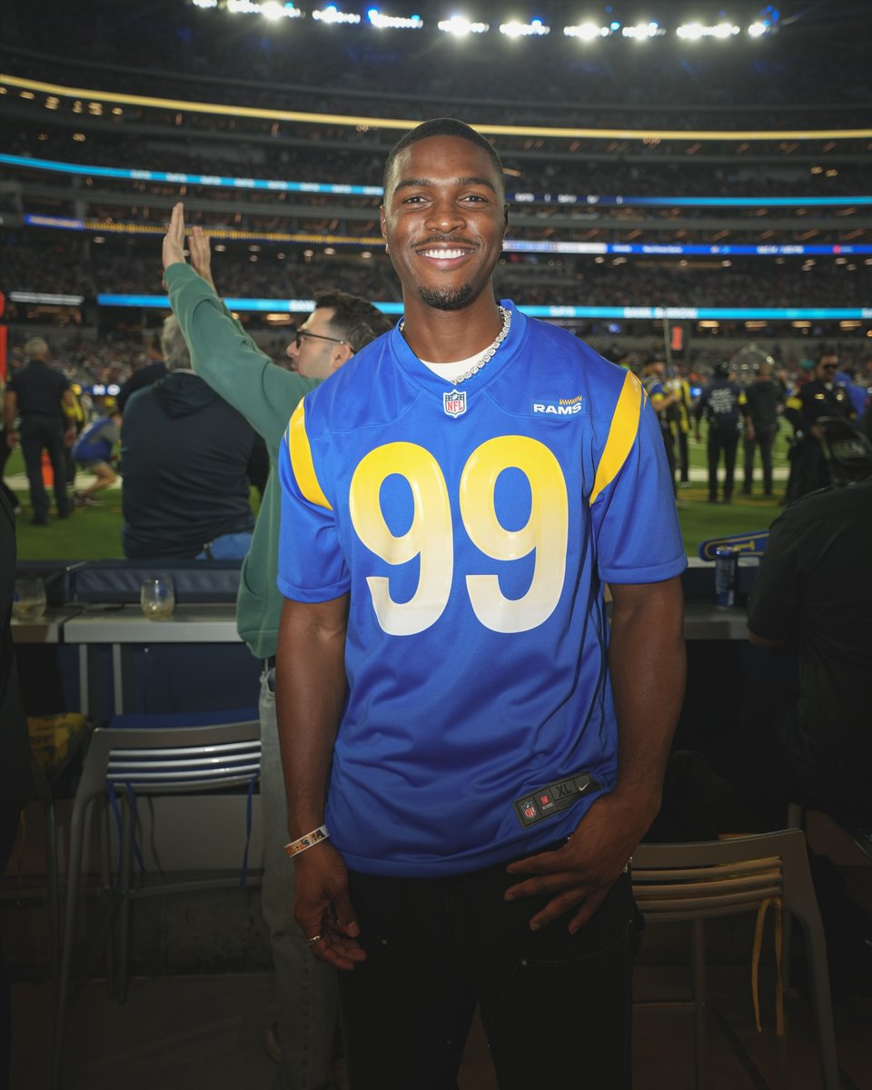 NFL Style tweet media