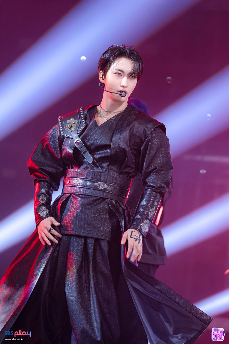 the energy oozing off of this photo my god