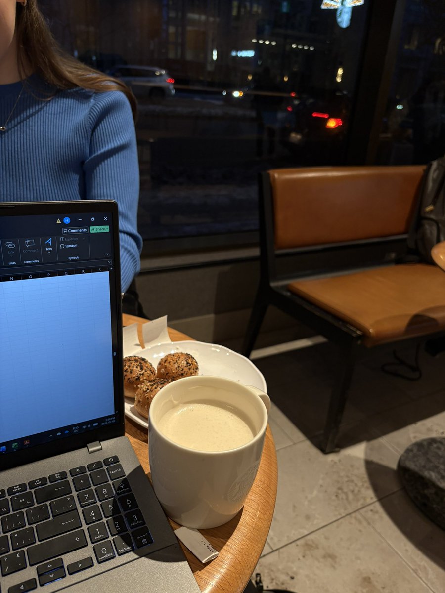 Ev tweet media
