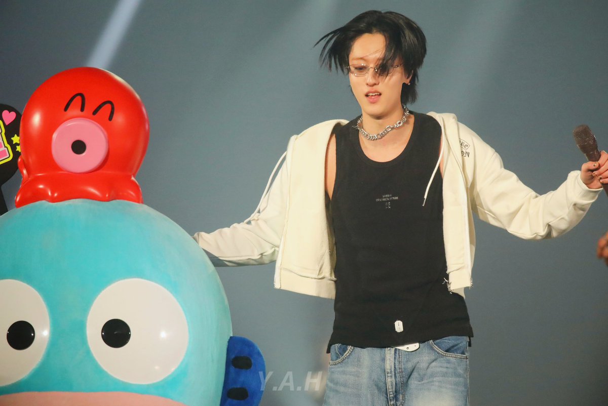 𝙔.𝘼.𝙃 tweet media