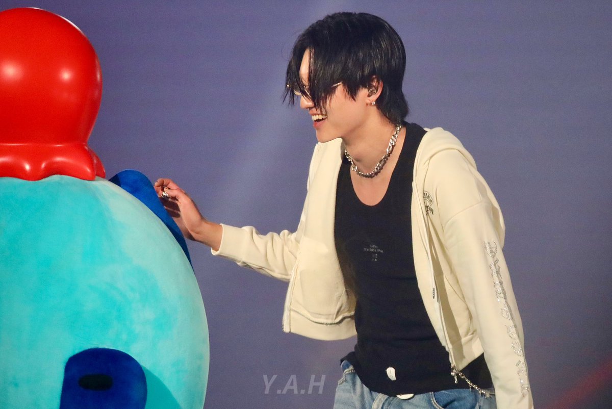 𝙔.𝘼.𝙃 tweet media