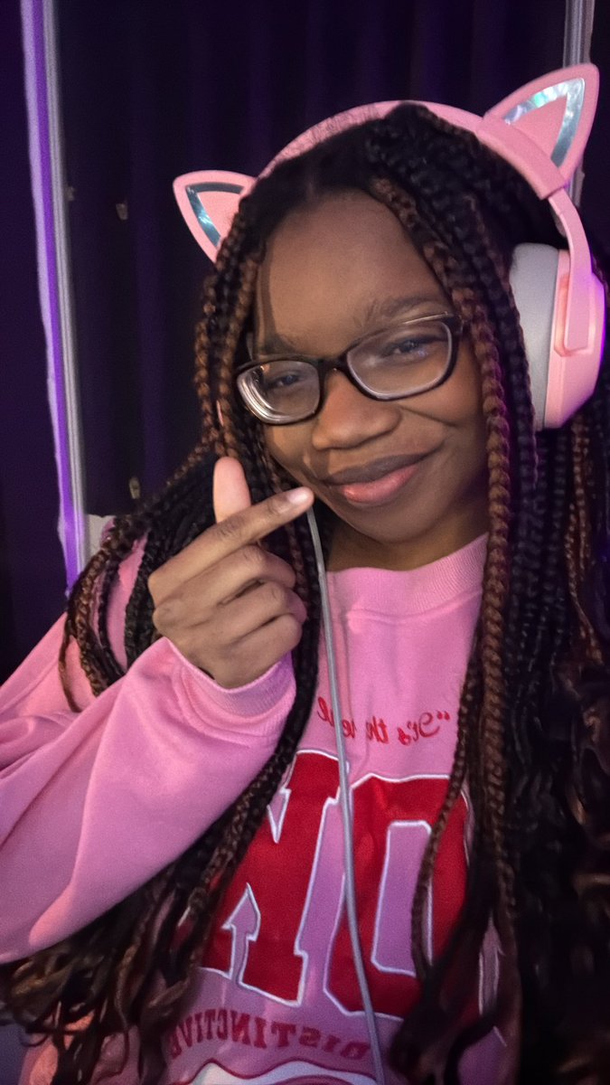 Live now with some HORROR GAMES!? 
Ttv/ TofuStreamZZ