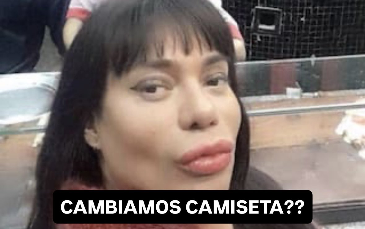 Maravilla Martínez: *va a cabecear al córner*

El Chelo Weigandt: