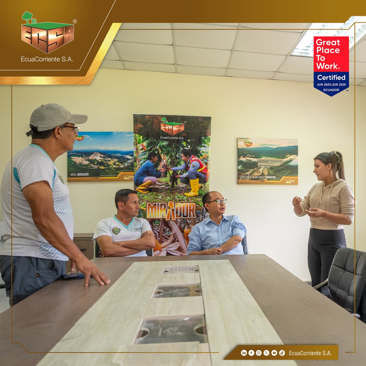 Mirador, sembrando futuro 🌽✨

👩‍🌾👨‍🌾 Alrededor de 46 familias de 8 comunidades de la parroquia de Tundayme se beneficiarán de la capacitación, entrega de insumos  y seguimiento técnico  para el manejo integrado de 30 hectáreas de maíz híbrido, impulsado por ECSA. 👷🏻‍♀👷