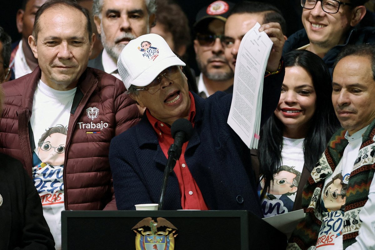 Presidente de Colombia mantiene sin cambios salario mínimo para 2026 es.finance.yahoo.com/noticias/presi…