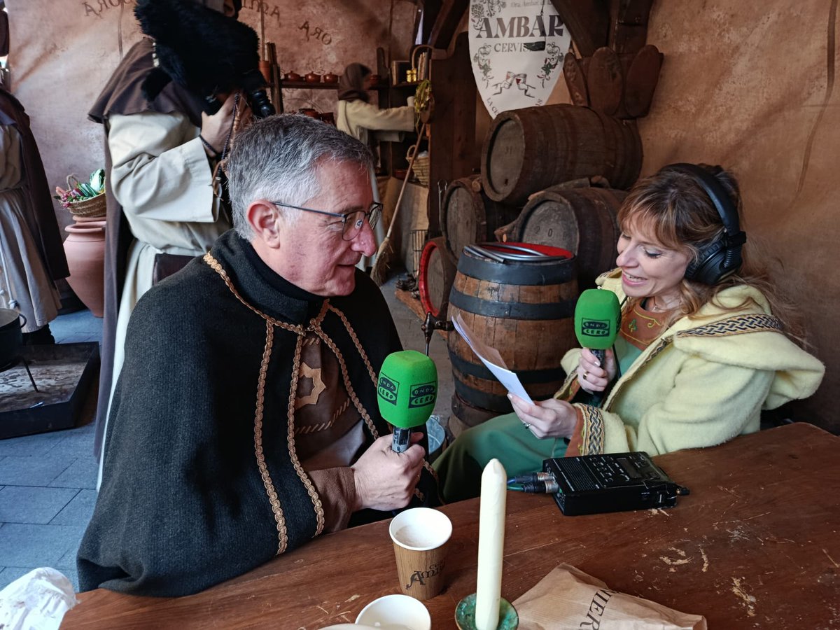 GenteViajeraAra's tweet photo. 📸Así ha sido el programa #GenteViajeraAragón de Onda Cero Aragón se ha realizado desde la 30 edición de las Bodas de Isabel de Segura #EspecialBodasdeIsabel con @funeslourdes 
@aragonturismo @BodasDeIsabel https://t.co/pbPHOKJpC7