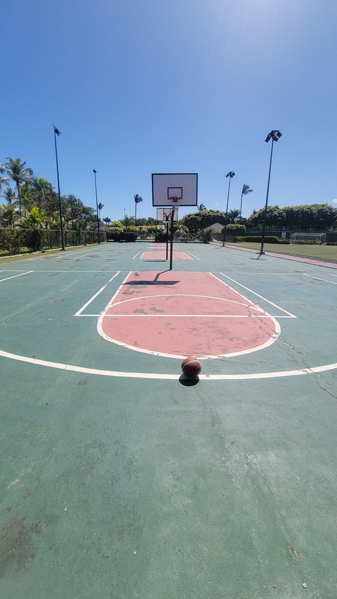 TimShay17's tweet photo. @WorldWideWob when ball is life, gotta get some shots up in the Domincan Republic https://t.co/X0FHvarY2A