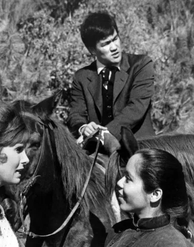 brucechan4's tweet photo. #略奪された100人の花嫁
#HereComeTheBrides
#ブルース・リー
#李小龍
#BruceLee https://t.co/gyv1gFViuQ
