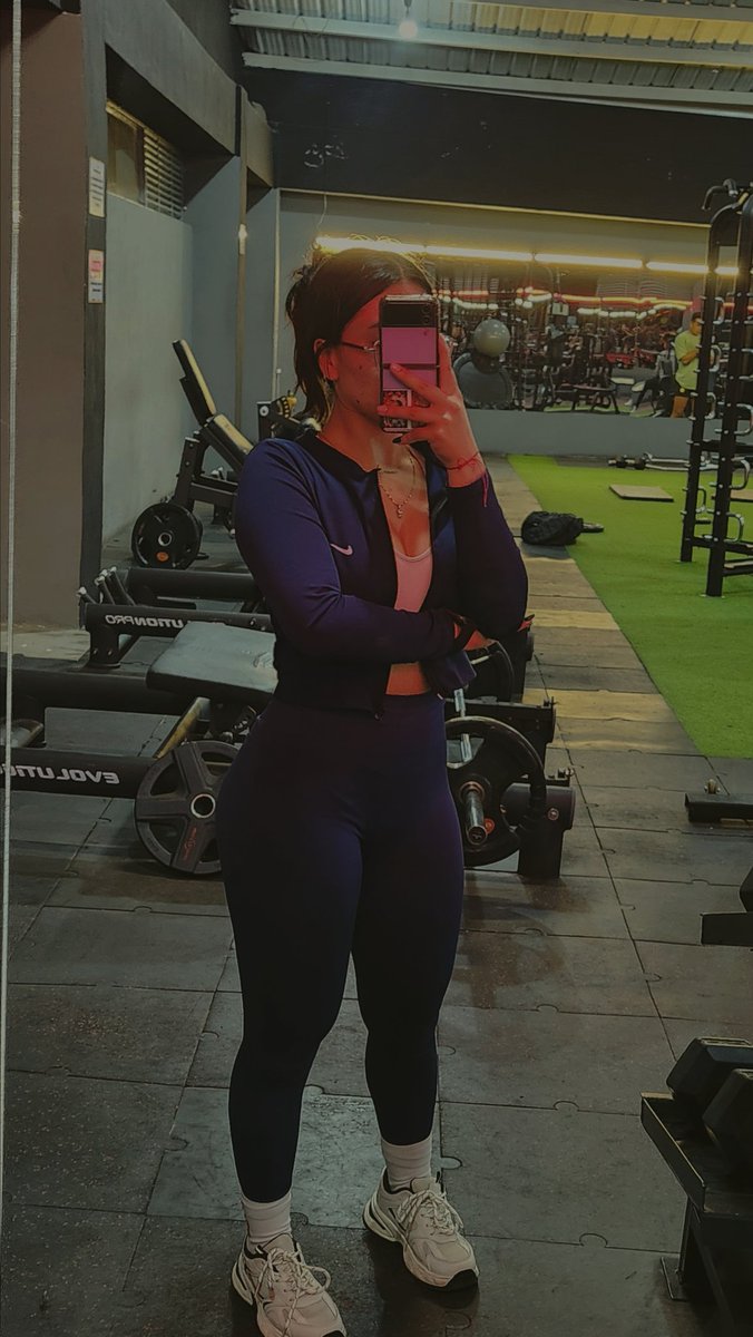 2tm9_'s tweet photo. Gracias porque solo con unos dias de meterle duro al gimnasio mi cuerpo responde chimba 😛 https://t.co/cWrgE51Keb