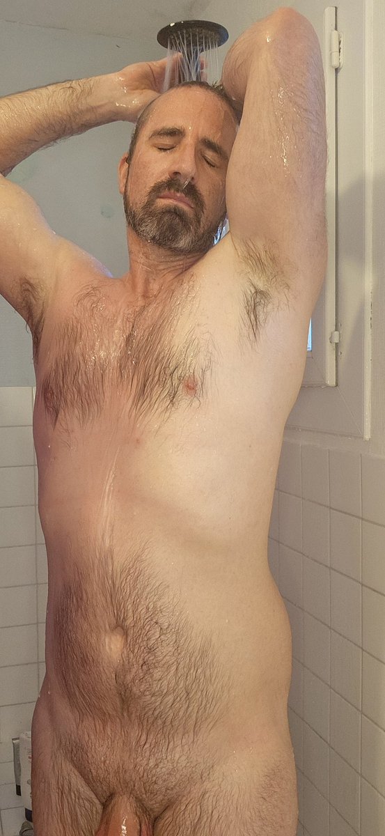 jolodu53's tweet photo. Sous la douche, l’eau chaude glisse lentement sur ma peau… je laisse la vapeur envelopper chaque sensation.

Tu viens me rejoindre ? 🔥💧

#DoucheTime 💦
#AmbianceChaude 🔥
#Sensuel
#RegardIntense https://t.co/x0DZEG8AA1