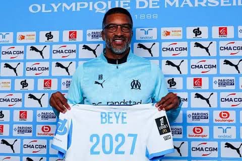 Papedieng764's tweet photo. 🔥 « Allez l'OM ! Première de l'ère Habib Beye ce soir à Brest (20h45).
Hojbjerg avec le brassard, l'Aubameyang qui va tout casser, on sent le vent tourner 🔥
Allez les gars, on ramène les 3 points à la maison !
#OM #AllezOM #BeyeEra 💙🤍 » https://t.co/MUgGyCtlkV