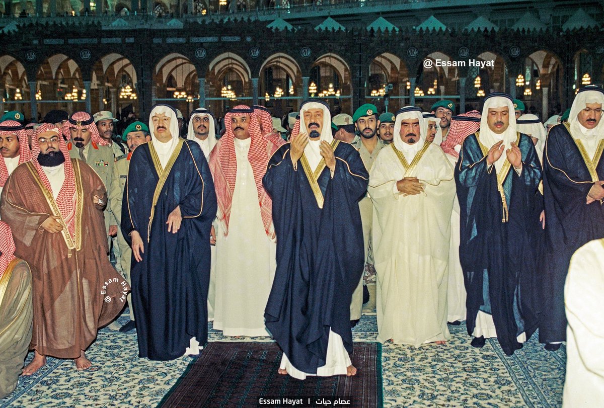 AllahYl3nAlyhod's tweet photo. صور نادرة لـ الملك عبدالله
حينما كان وليا للعهد، في زيارة للمسجد الحرام عام ١٤١٩ هـ
ويظهر معه في الصور:
الأمراء ماجد و نواف و عبدالمجيد و عبدالإله
و الشيخ محمد السبيل و معالي الشيخ عبدالرحمن السديس
رحم الله المتوفين وحفظ الباقين https://t.co/wap4cpCP3j