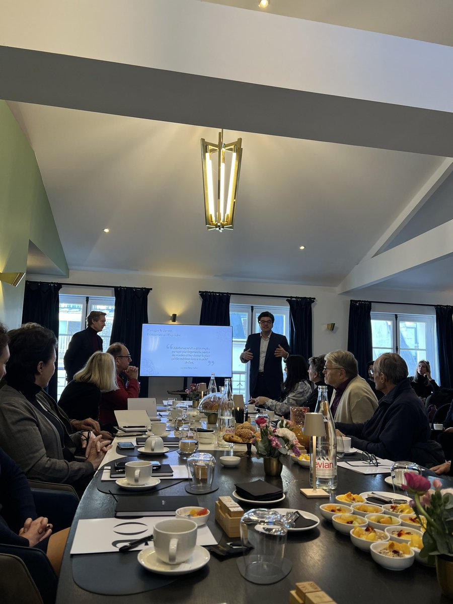 kisscityparis's tweet image. kisscitymag_ Lancement d'ADERBOT, le premier assistant IA Expert et vérifié dédié à l'horlogerie de Collection et au Luxe

#ader #luxurywatchesforluxurylifestyle
#kisscitymag