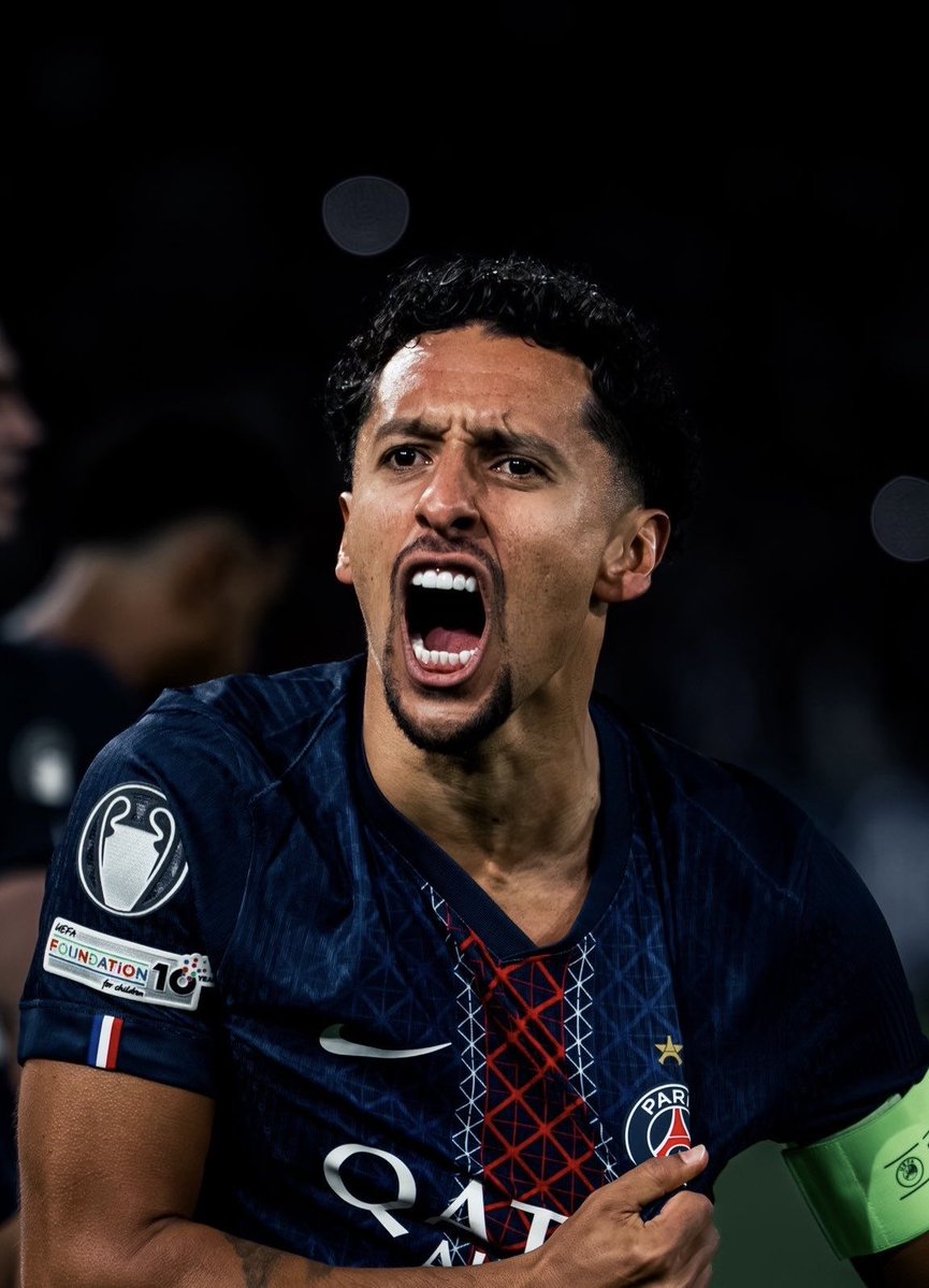 Une nouvelle fois, c’est ce mec la plus grande légende de l’histoire du Paris Saint-Germain :