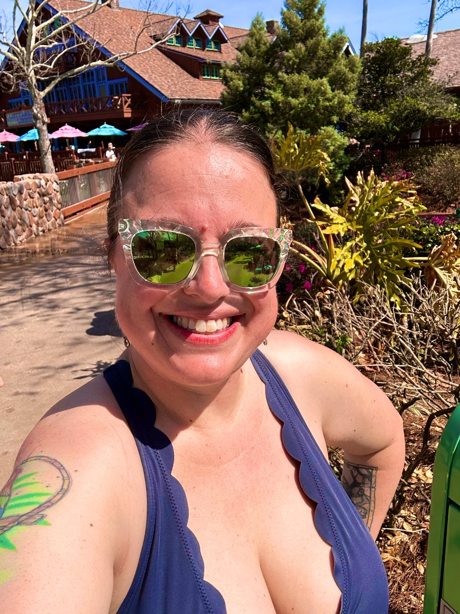fannylyn's tweet photo. Water Park Pre-Season at Blizzard Beach #flwinter #leisuretime #waterparkseason https://t.co/Wd4RzgbY2G