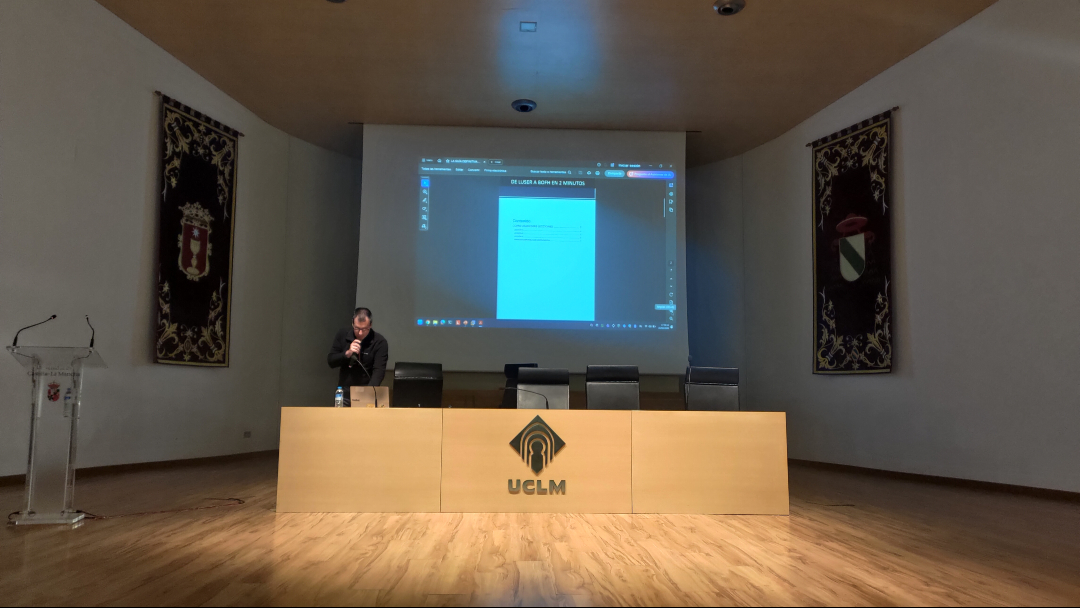 Eloy Villa con su charla Informática desde las trincheras #morteruelo2k26