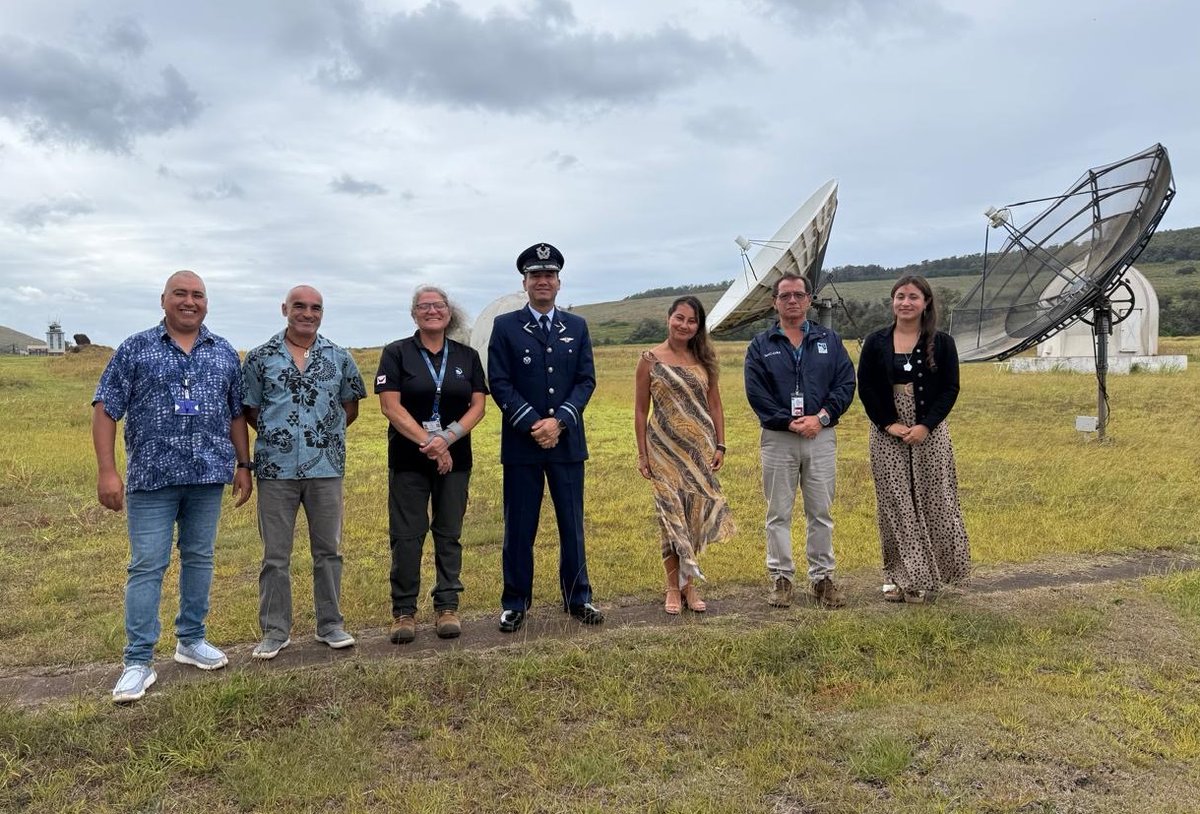 DGACChile's tweet image. 📍Isla de Pascua | Director General de la @DGACChile, General de Brigada Aérea (A) Humberto Fernández Pittari, visitó las instalaciones del Aeropuerto Mataveri de #RapaNui  🇨🇱✈️
👉Unidad Aeroportuaria administrada por la #DGAC