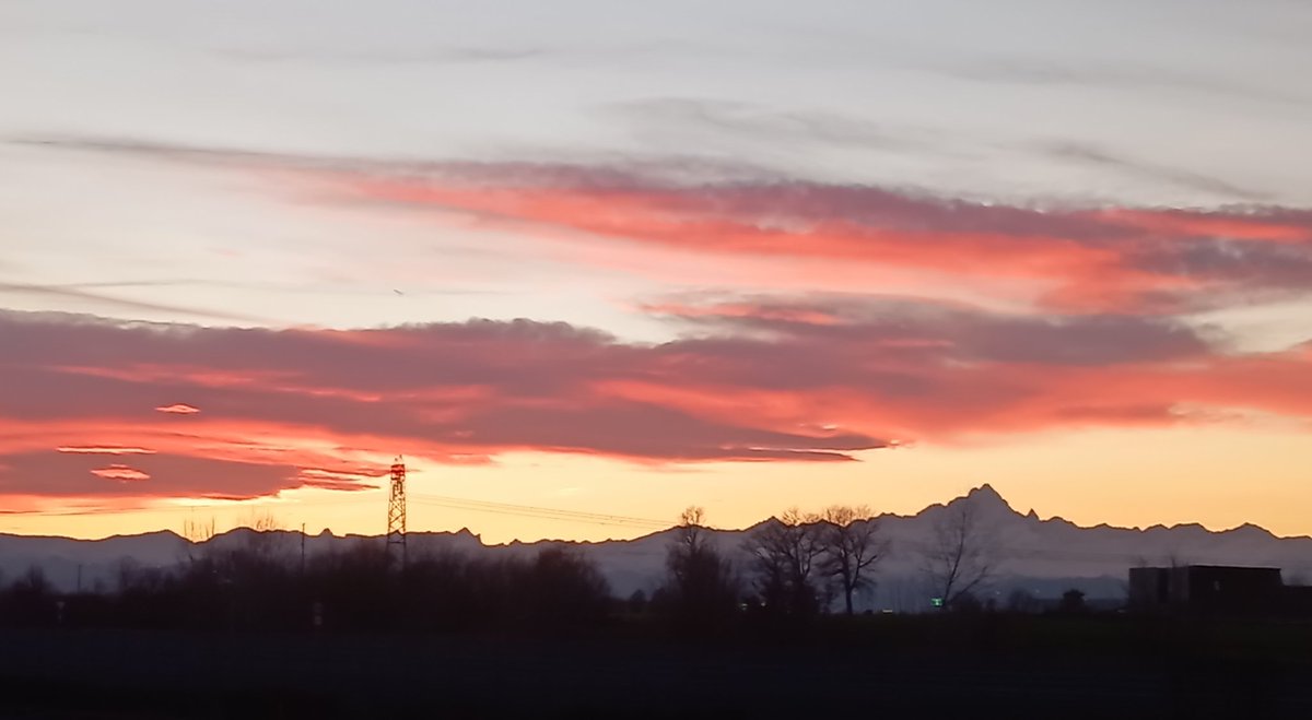 AgostinoIorio1's tweet photo. #monviso #senzafiltri https://t.co/8XCEDAM9Zx