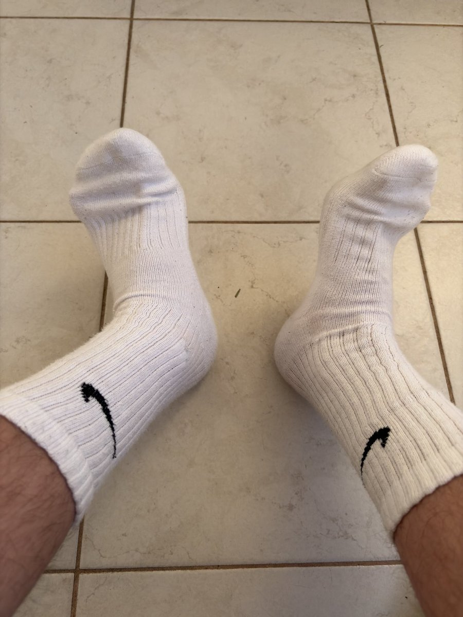 jerrysolezx tweet picture