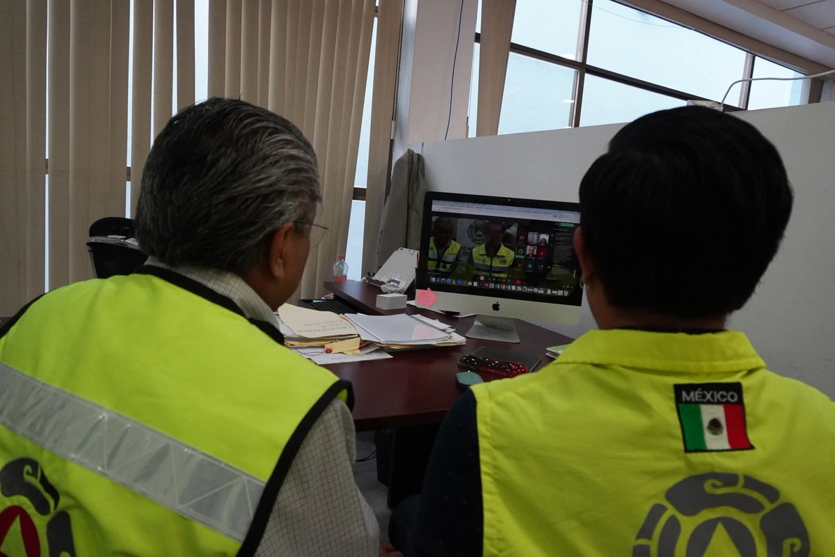 CEPCyGR_GobOax's tweet image. ◾️ Personal de la Coordinación sostuvo una reunión de trabajo con coordinadores educativos del Consejo Nacional de Fomento Educativo (#CONAFE), con el objetivo de fortalecer los 900 comités comunitarios establecidos en todo el estado.

#ProtecciónCivil
#PrevenciónDeRiesgos