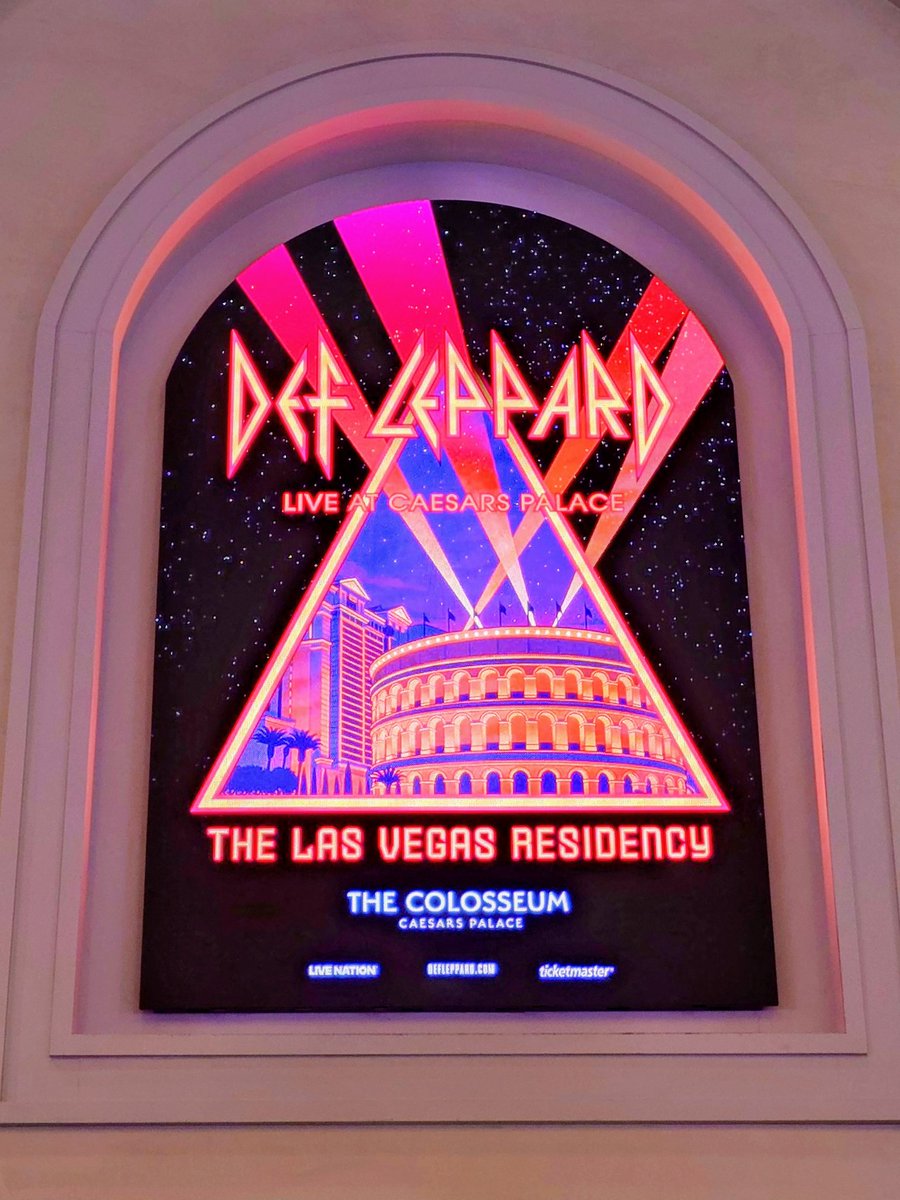 _Pooh_chan's tweet photo. #defleppard のラスベガス公演へ
今回は劇場仕様の構成になっていて珍しい場面もあり新鮮な内容
White Lightningは感無量で泣いちゃったよ。曲と曲間の雰囲気がちょっとヤバすぎて、これだけでも観に来た価値はあった。
ちなみに日本の移動から即ライブに直行したので最後はガス欠。無理は禁物ですw https://t.co/oyPzyHBn9T