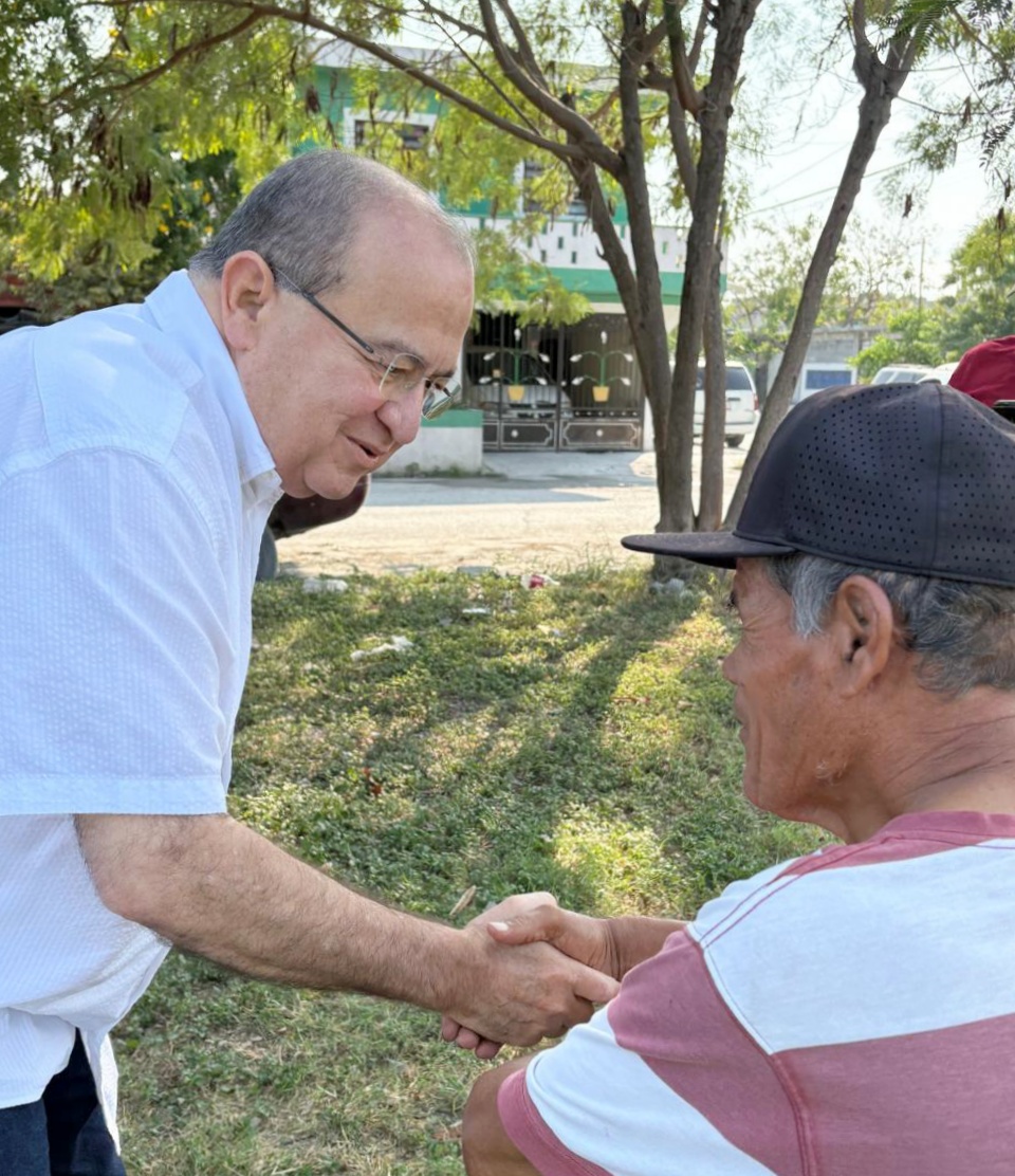 DrVictorGF's tweet photo. Escuchar y servir al pueblo es la razón de este movimiento. ¡🙏Gracias por su confianza!

#HaciendoBienLasCosas #DrVíctorGarcía
#Diputado #Congreso #Legislatura66
#Distrito10 #Matamoros #Tamaulipas #México https://t.co/BOpUzGRLkQ