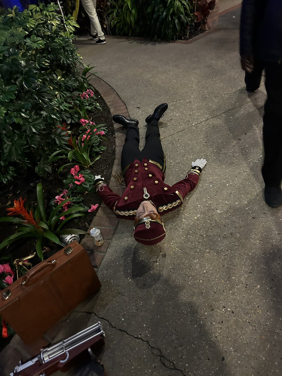 asmallcrow's tweet photo. The Floorman 
#deadlock #thedoorman https://t.co/xLOjFfMX4f